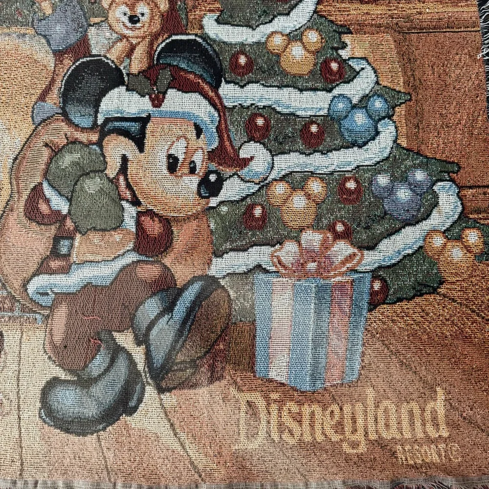 Disney Micky Mouse Christmas Resort Tapestry Woven Blanket Limited Release Pluto